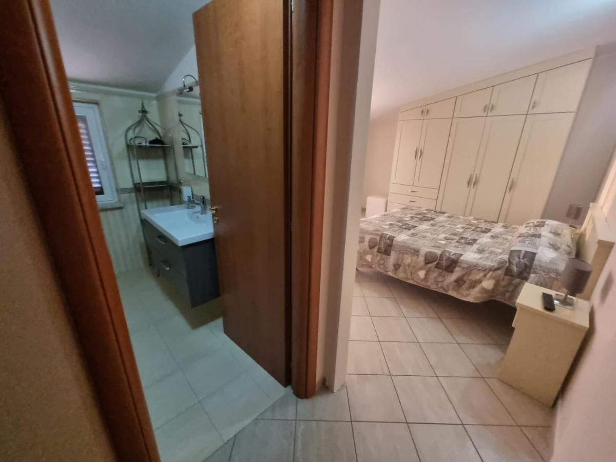 B&B E Casa Vacanza Al Castello Рочела Йоника Екстериор снимка