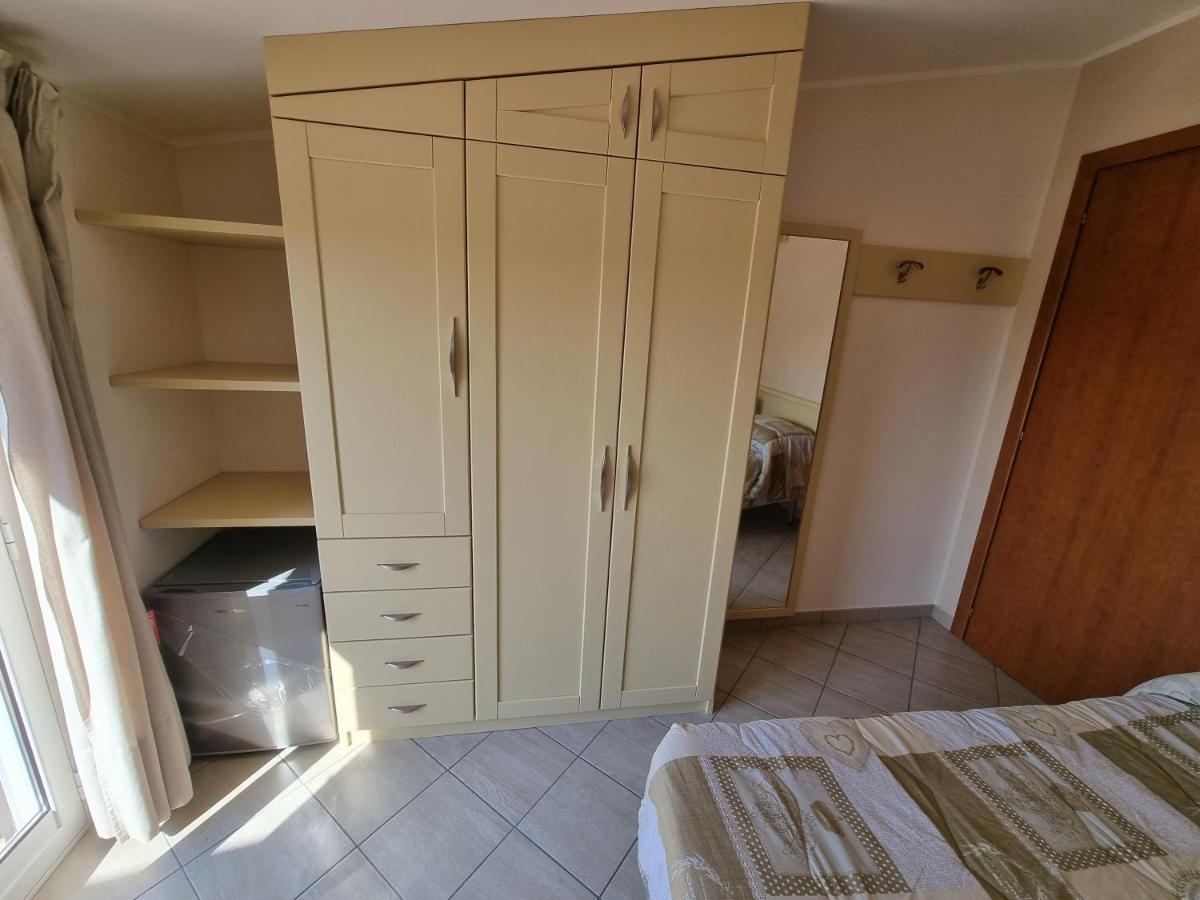B&B E Casa Vacanza Al Castello Рочела Йоника Екстериор снимка
