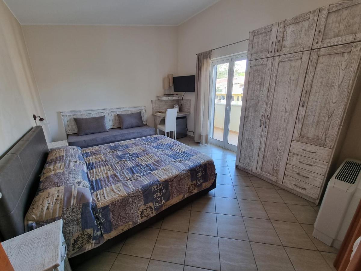 B&B E Casa Vacanza Al Castello Рочела Йоника Екстериор снимка