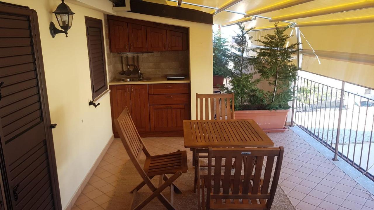 B&B E Casa Vacanza Al Castello Рочела Йоника Екстериор снимка
