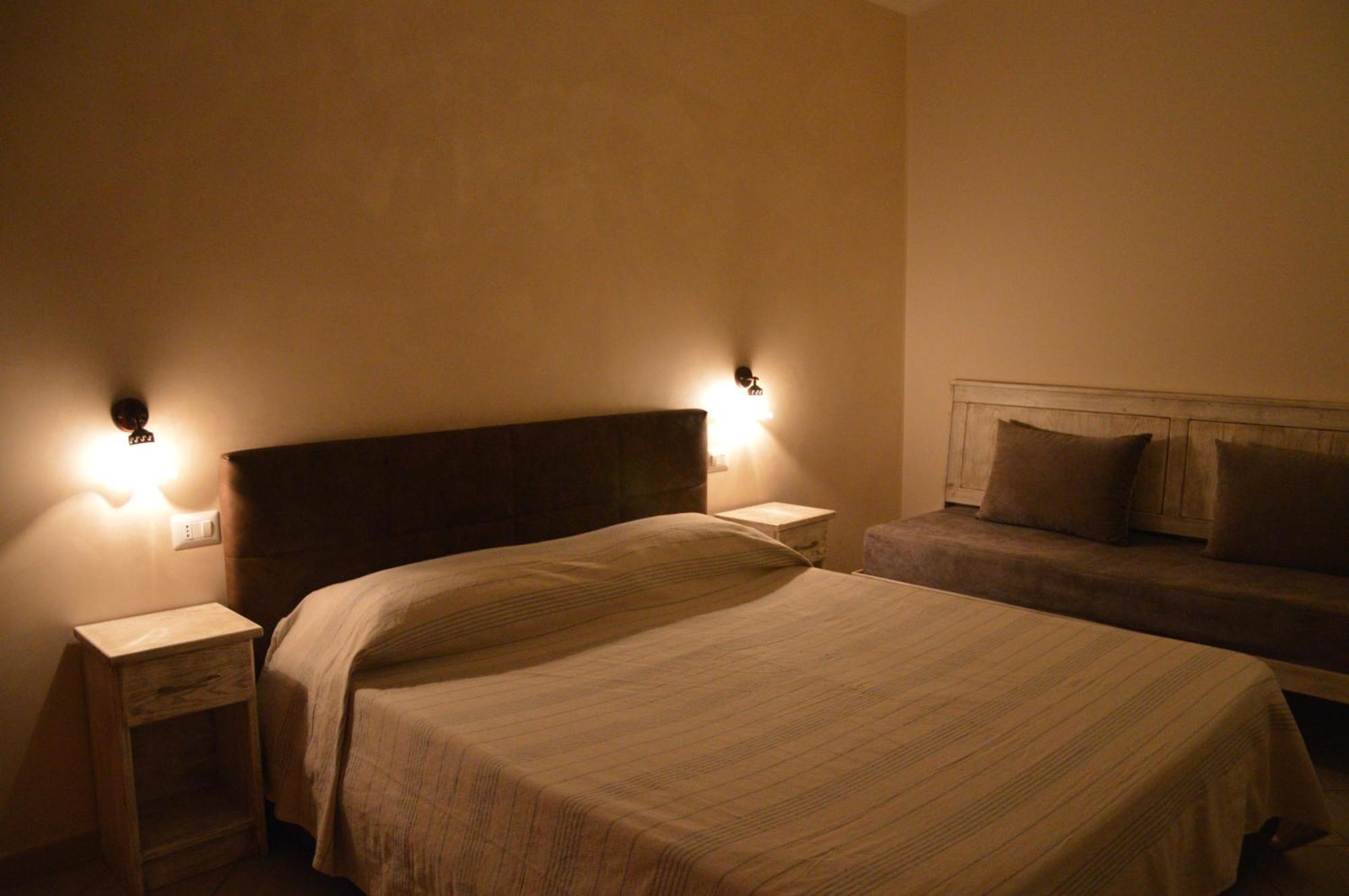 B&B E Casa Vacanza Al Castello Рочела Йоника Екстериор снимка