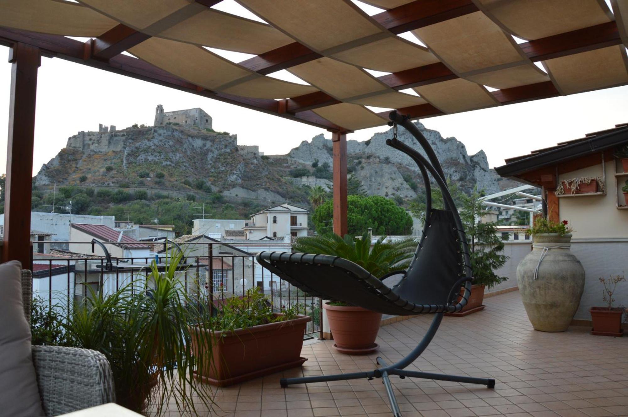 B&B E Casa Vacanza Al Castello Рочела Йоника Екстериор снимка