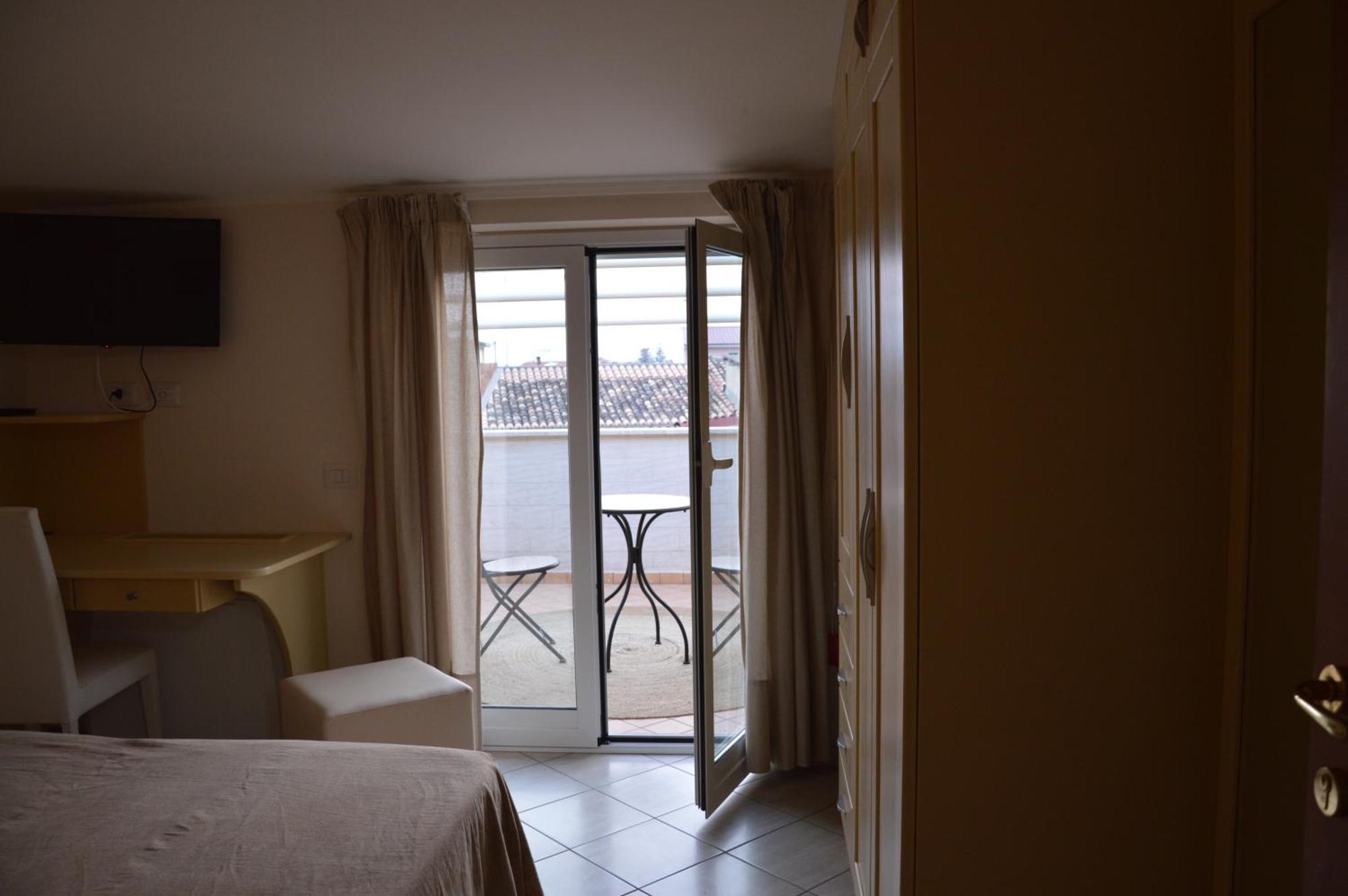 B&B E Casa Vacanza Al Castello Рочела Йоника Екстериор снимка