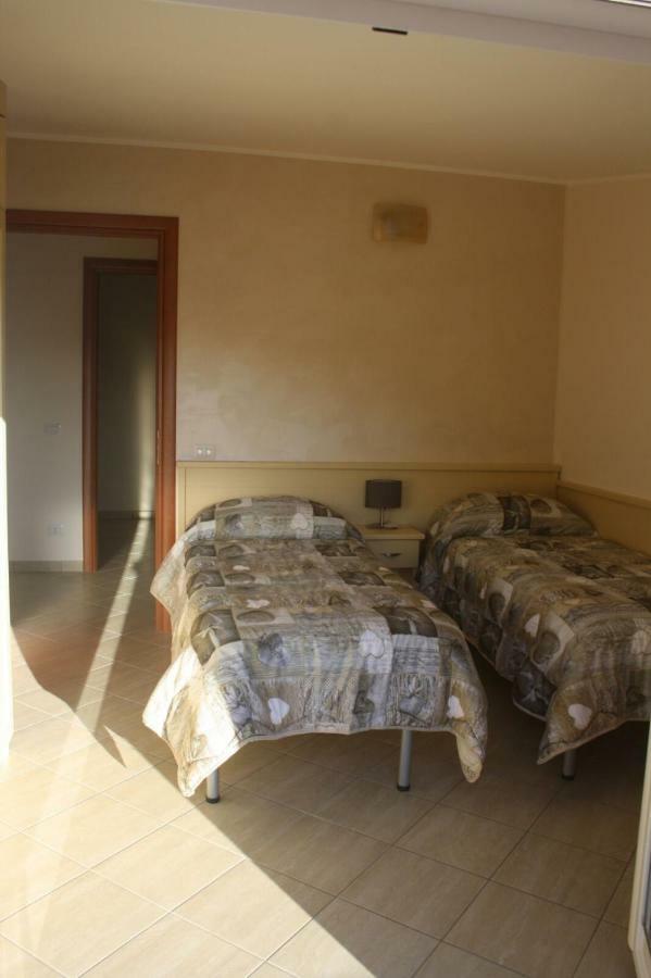 B&B E Casa Vacanza Al Castello Рочела Йоника Екстериор снимка
