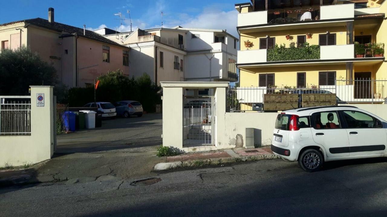B&B E Casa Vacanza Al Castello Рочела Йоника Екстериор снимка