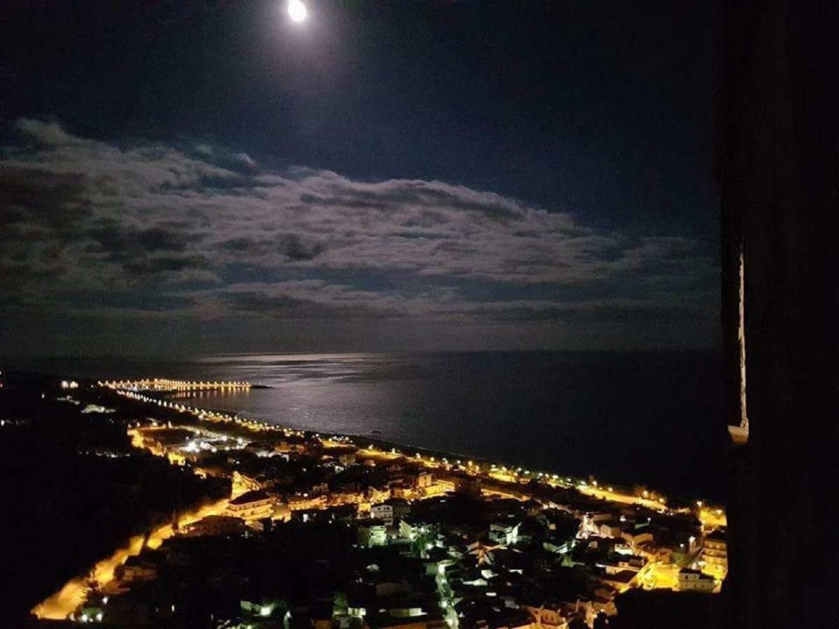 B&B E Casa Vacanza Al Castello Рочела Йоника Екстериор снимка